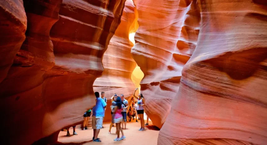 A Complete Guide to Visiting Lower Antelope Canyon