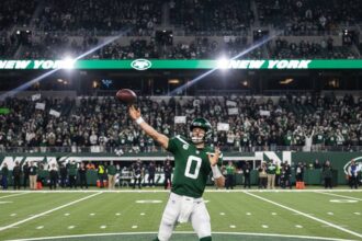Jets Quarterback: Roster, Stats, and Franchise History
