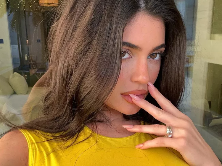 Kylie Jenner Tomato Nail Trend